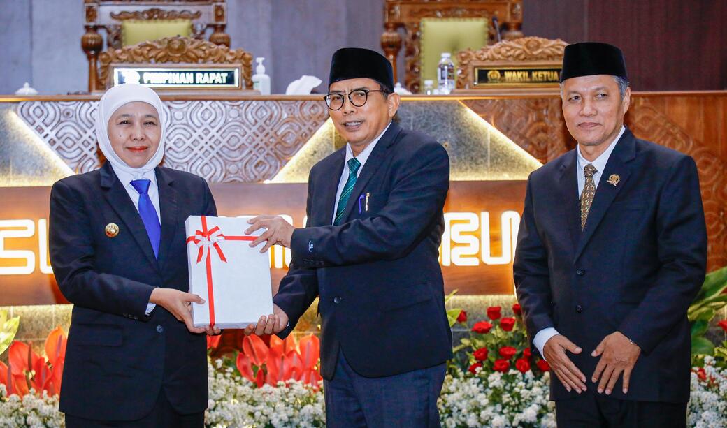 LKPJ Gubernur Jatim 2025 Diterima Seluruh Fraksi DPRD
