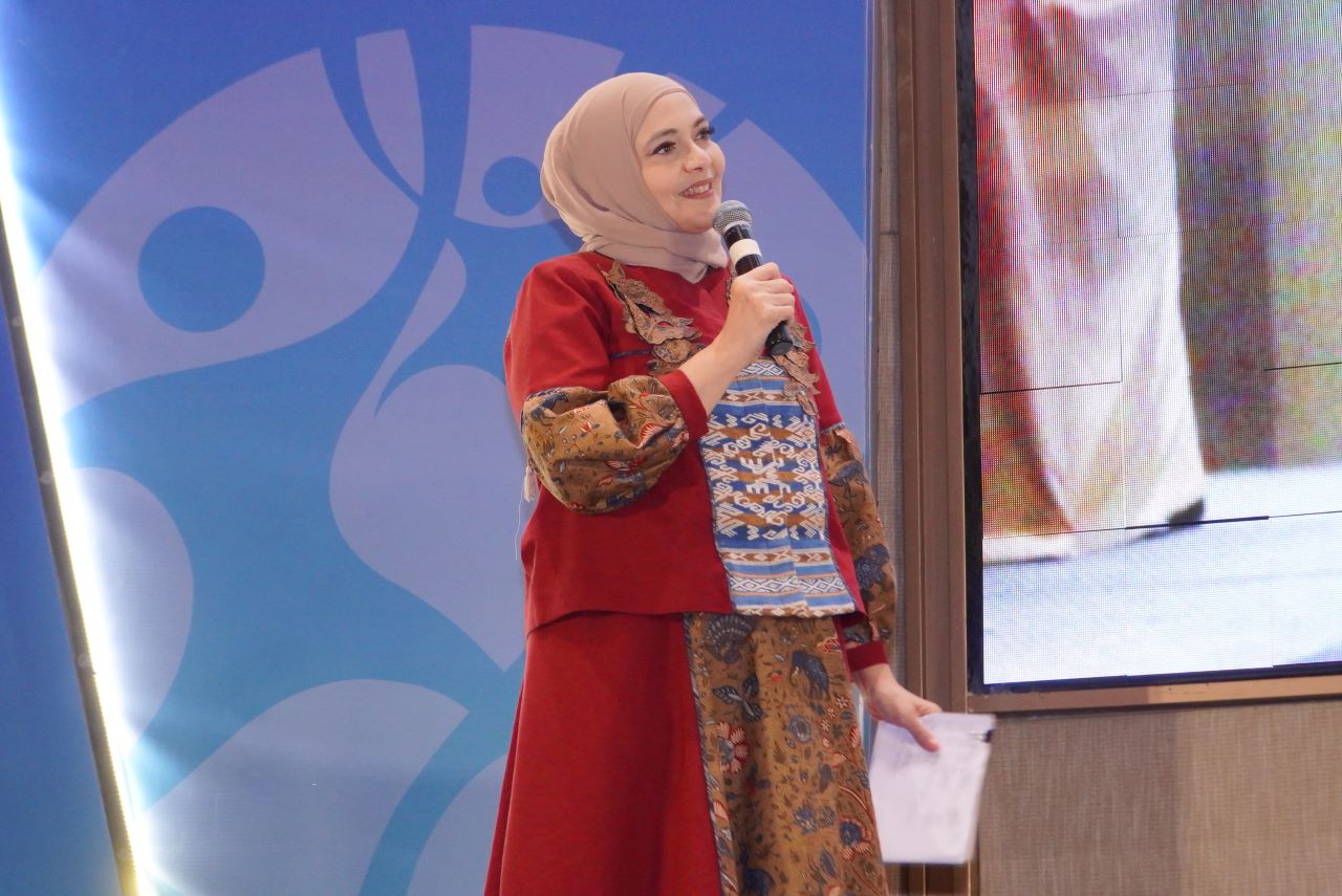 Cheng Yu Pilihan Dokter-Pembawa Acara Lula Kamal: Ying Nan Er Shang