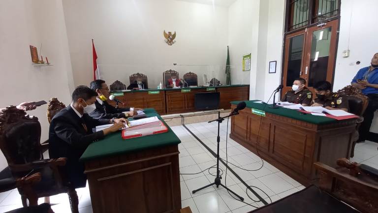 Tersangka Kasus Kredit Bank Jatim Praperadilankan Kejari Surabaya