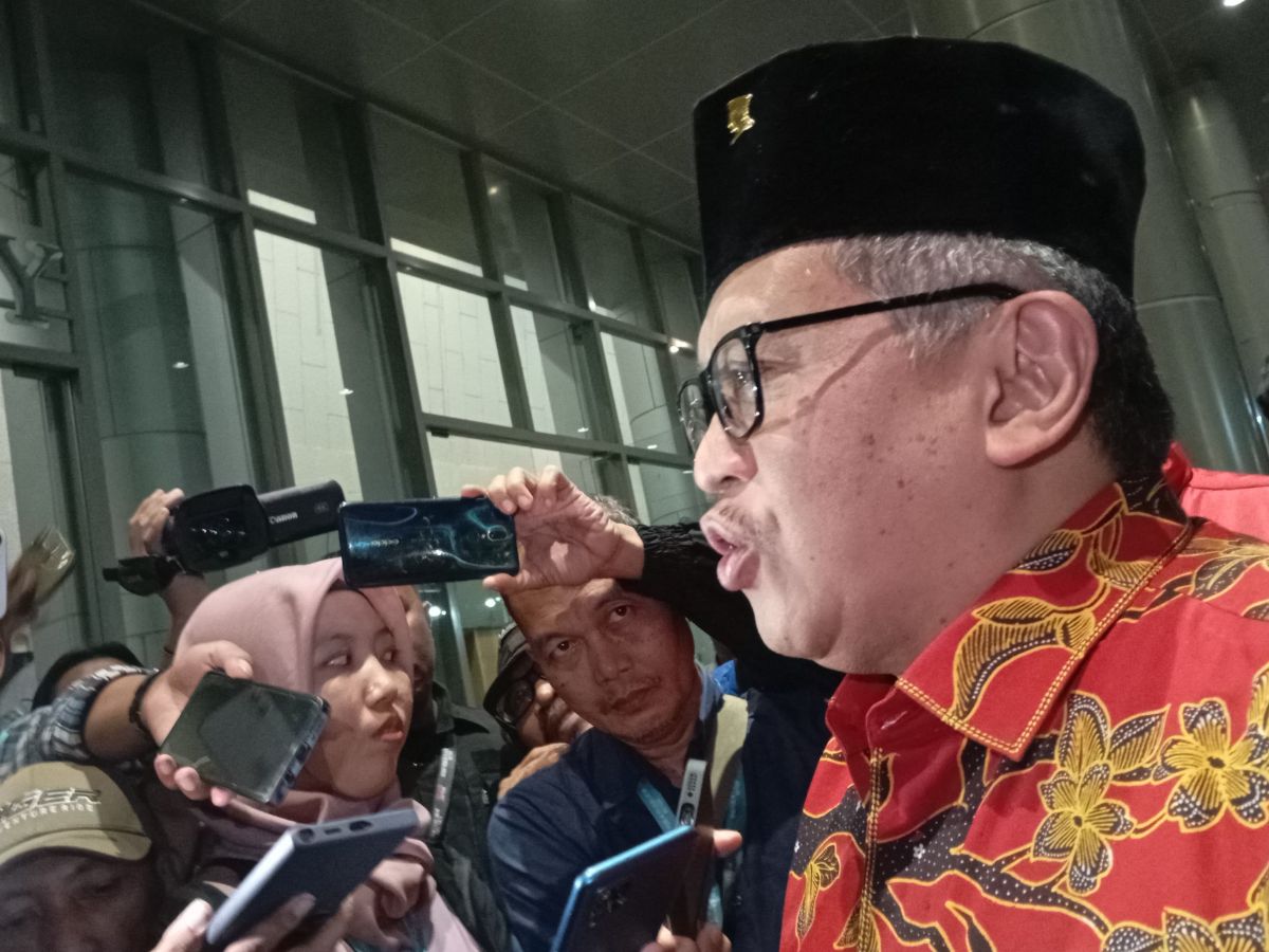 Hasto Puji Risma di Debat Terakhir Pilgub Jatim 2024: Pemimpin yang Andalkan Hati Rakyat