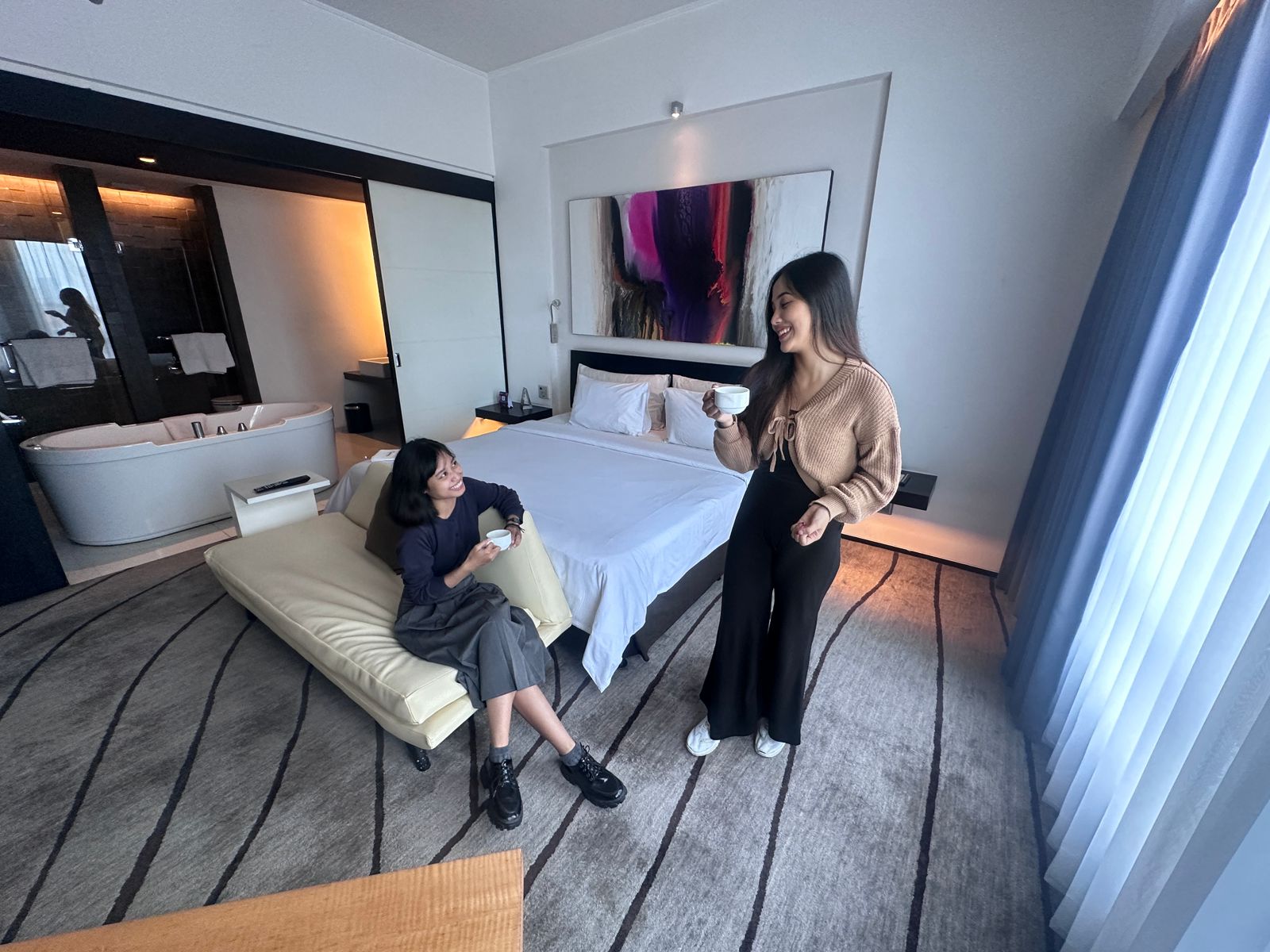 ARTOTEL TS Suites Raih Juara 3 Best Tourism Promotion and Services dalam Surabaya Tourism Awards 2025