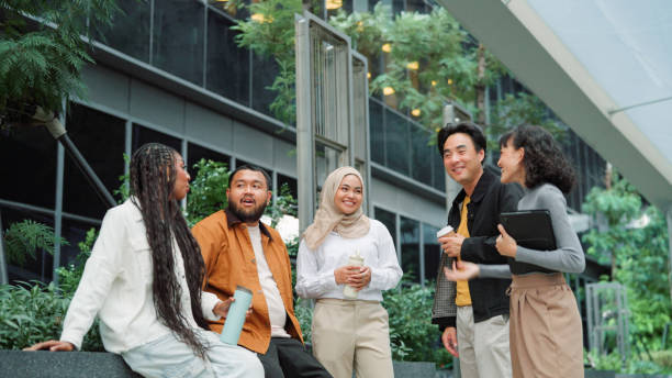 Tren Workwear Casual, Outfit Kantor yang Fleksibel ala Gen Z