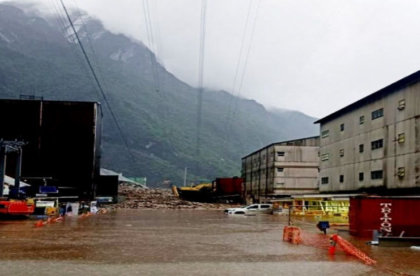 TNI Selamatkan 18 Karyawan Freeport dari Ancaman OPM di Papua