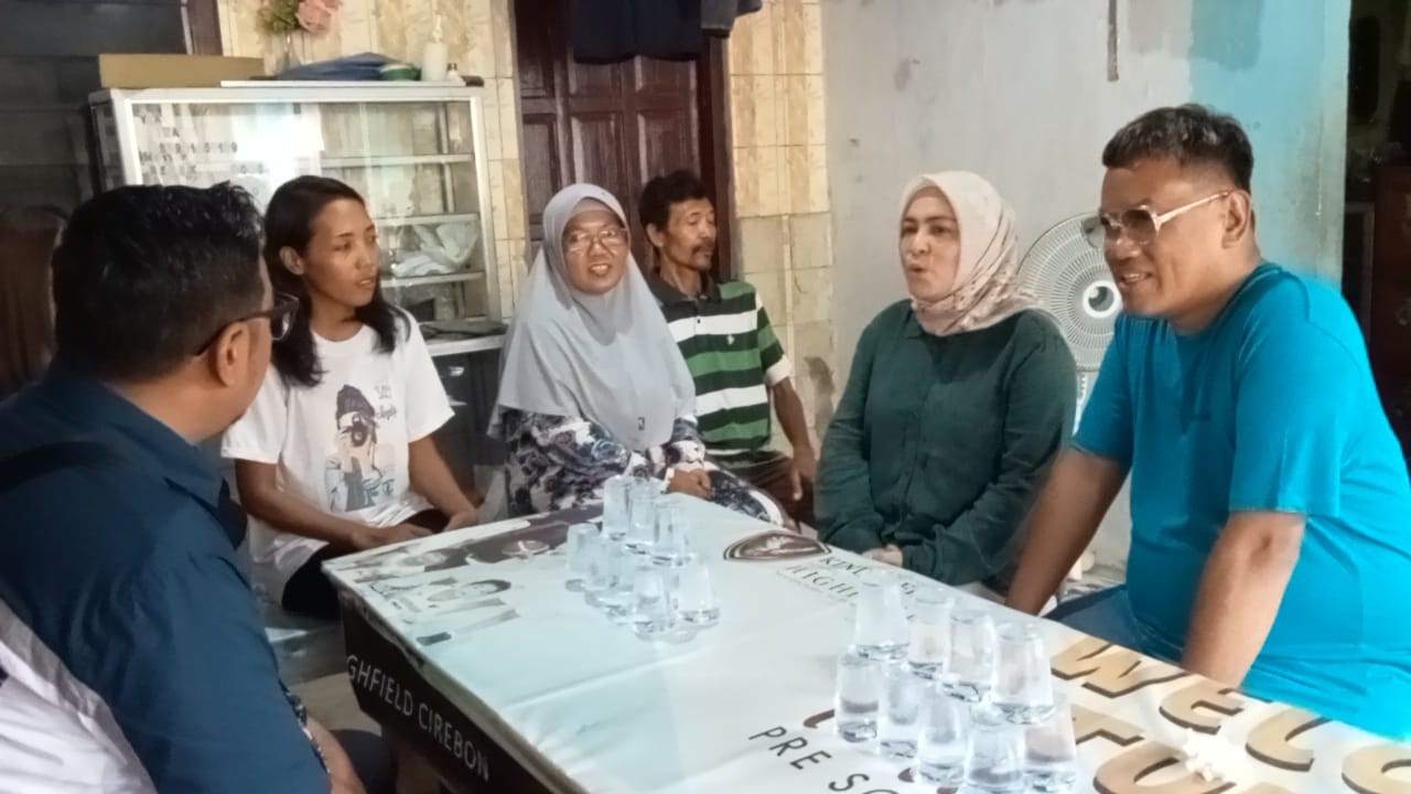 Datang Langsung ke Rumah Keluarga Vina, Uya Kuya: Kasus Vina Cirebon Jelimet!