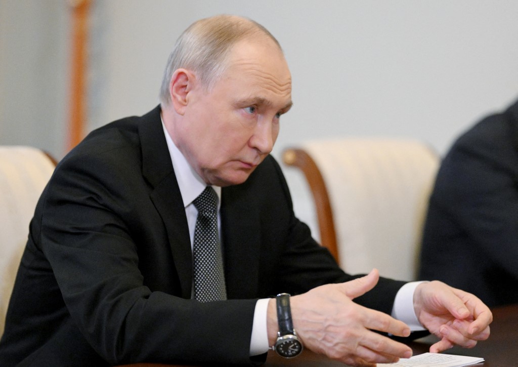 Putin Akui Dengar Rencana Pembunuhan Khamenei, Tapi Enggan Beri Komentar