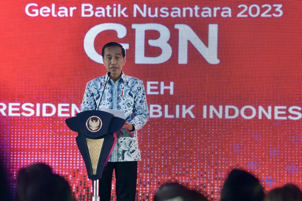 Buka GBN 2023 di Senayan Park, Jokowi: Batik Adalah Kehormatan Kita 