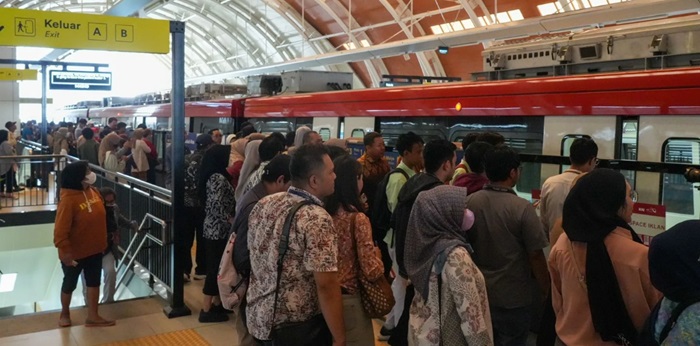 Hari Ini Pelantikan Prabowo-Gibran, Layanan LRT Jabodebek Ditambah Jadi 364 Perjalanan 