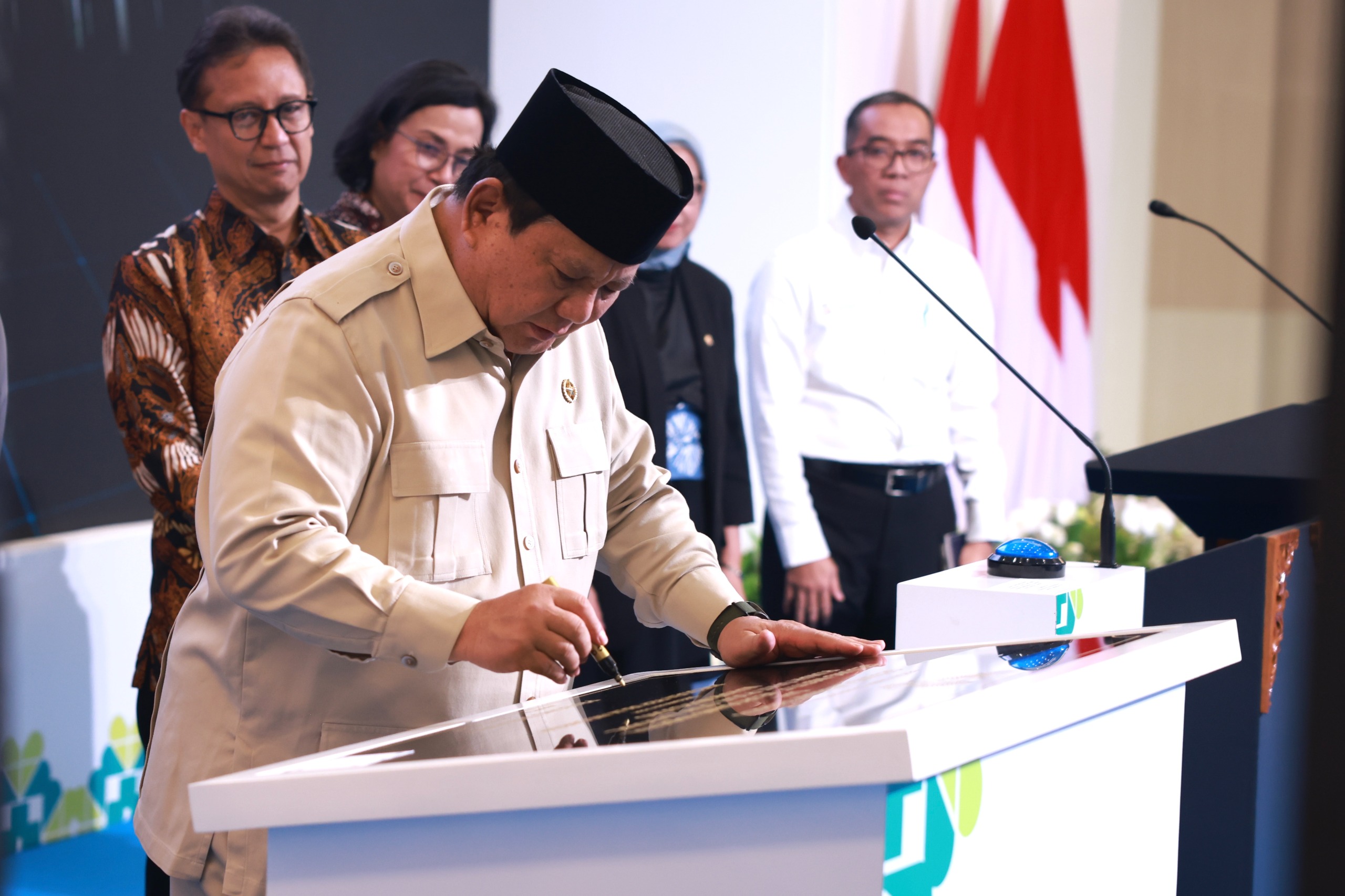 Prabowo Resmikan Gedung Baru RS PON, Tegaskan Layanan Selevel Rumah Sakit Dunia