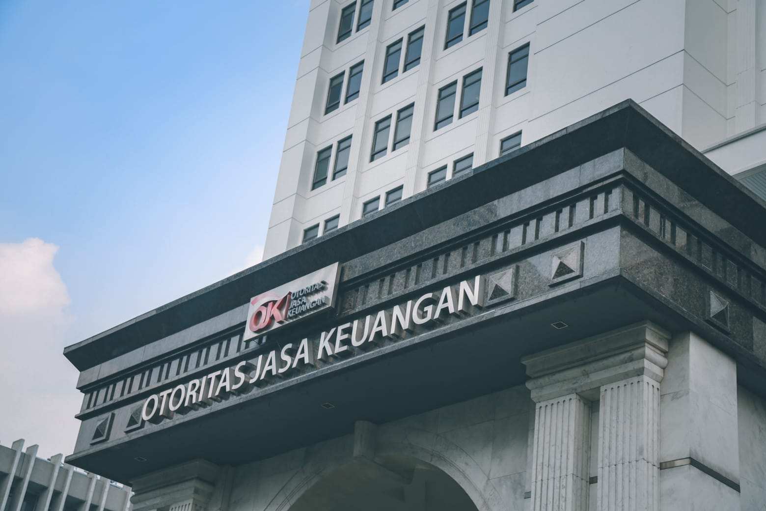 Pinjol Berujung Teror! Debt Collector Disorot, OJK Ungkap Lonjakan Pembiayaan 23,86 Persen