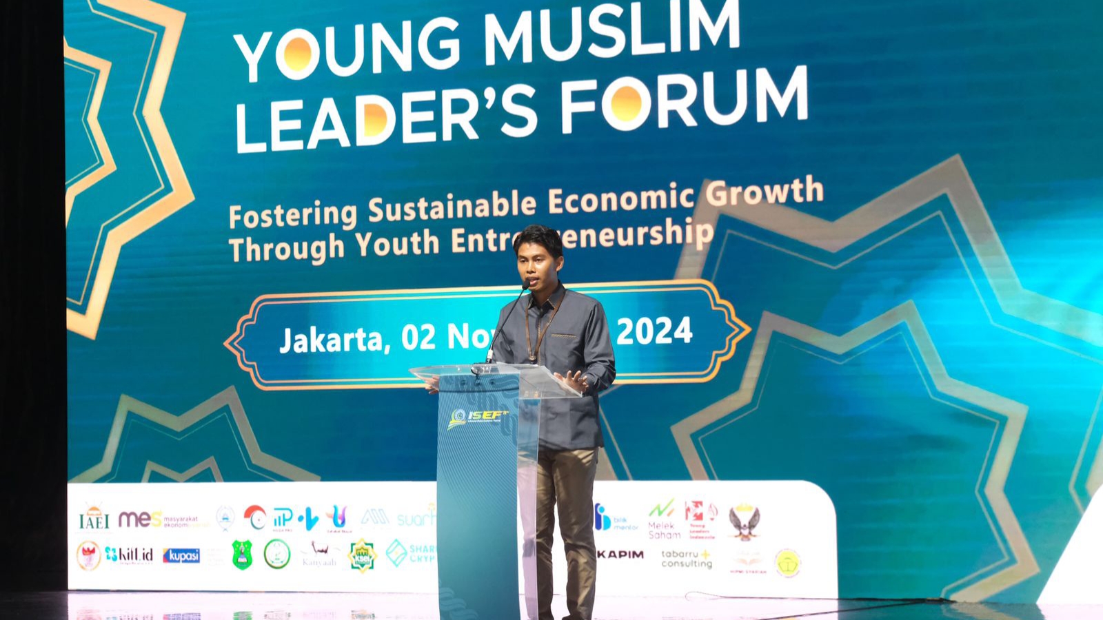 Rabu Hijrah dan Bank Indonesia Gelar Young Muslim Leader Forum di ISEF 2024 Ajak Anak Muda Aktif di Sektor Ekonomi Syariah