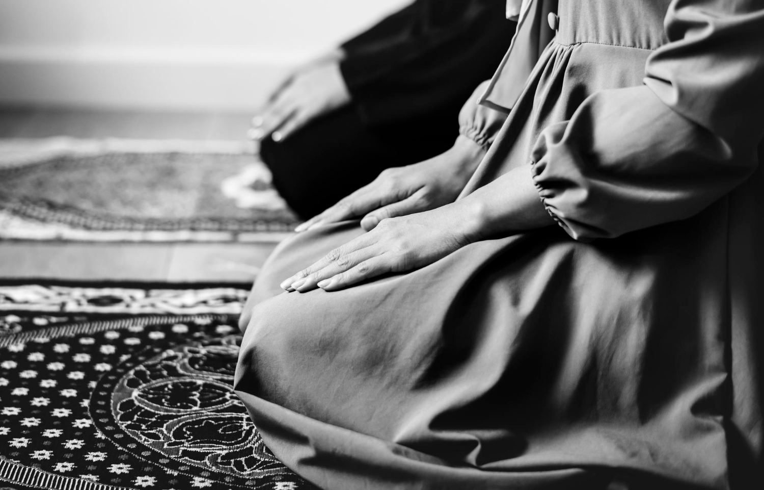 Wanita Salat Tarawih Sendiri di Rumah atau ke Masjid? Simak Penjelasan Ustaz Adi Hidayat