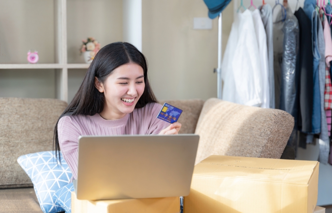 PROMO Watsons 7.7 Summer Sale di Tanggal Cantik 7 Juli 2025, Banjir Voucher dan Diskon Hingga 70%