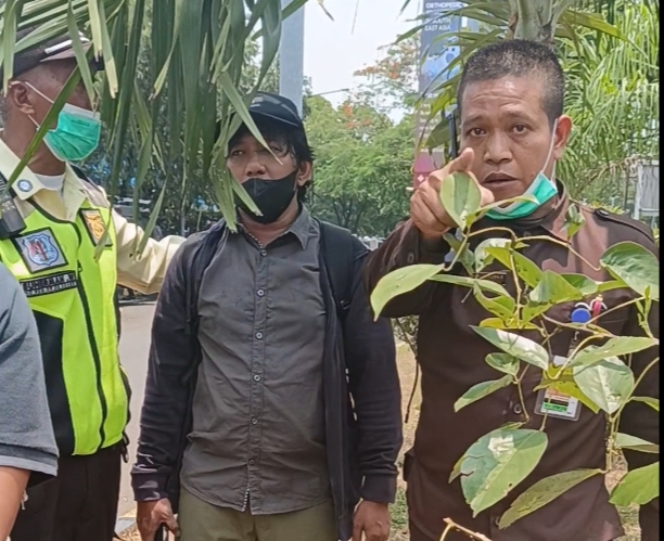 Polisi Olah TKP, Sekuriti Eka Hospital Serpong Larang Wartawan Mendekat