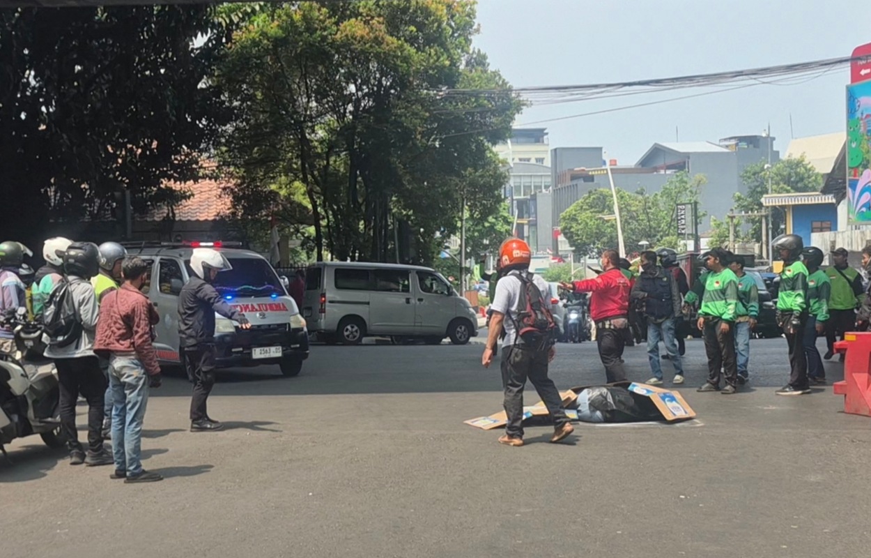  Mobil Boks Putar Balik Sembarangan di Prapanca, Pemotor Jadi Korban Jiwa