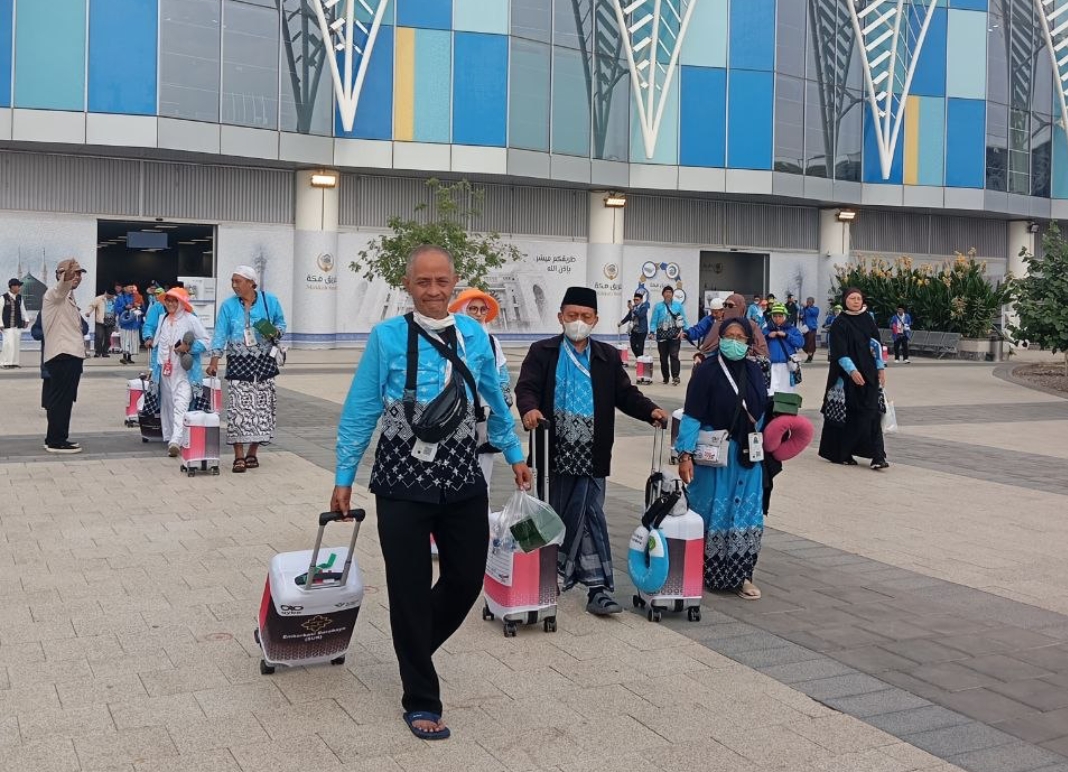375 Jemaah Haji Malang Tiba di Madinah, Ketua DPRD Darmadi Ikut Berangkat Reguler