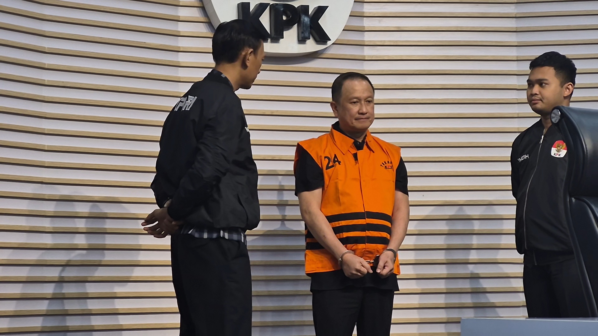 KPK Tahan Pengusaha Menas Erwin Dalam Pengurusan Suap Perkara MA