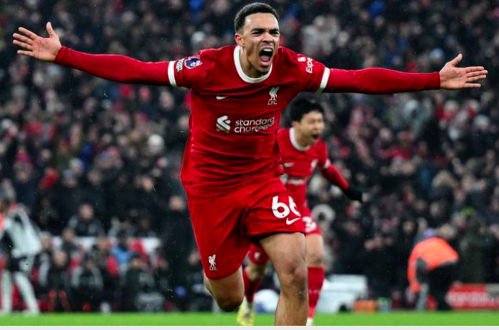  Sungkem Dulu ke Alexander Arnold, Liverpool Comeback atas Fulham 4-3 