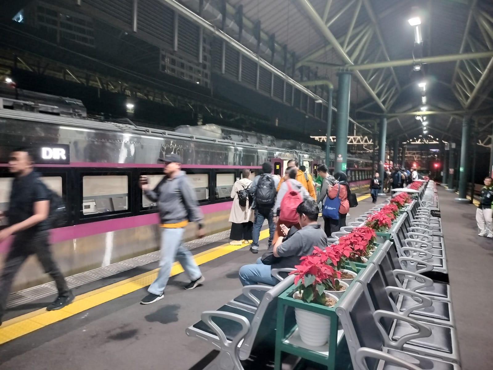 Jumlah Penumpang KAI Group Naik 6,59 Persen pada Januari 2025, Tembus 39,08 Juta Orang