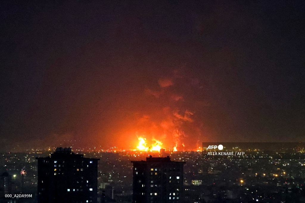 Iran Umumkan Total 5 Titik Infrastruktur BBM Iran Dibom AS