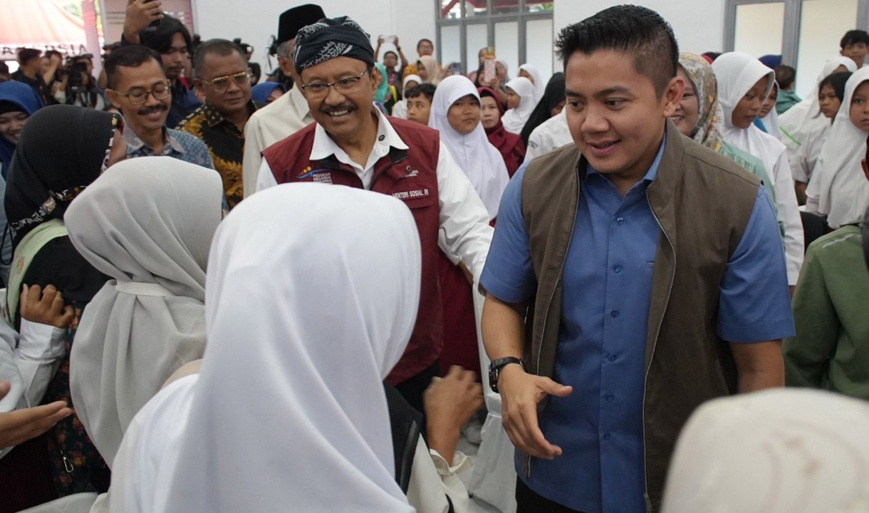 Penuh Keakraban: Dialog Seskab, Mensos & Menteri PU dengan Orangtua dan Calon Siswa Sekolah Rakyat