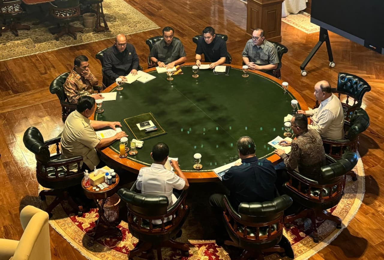 Presiden Prabowo Pimpin Rapat Terbatas di Hambalang, Fokus Penguatan Industri dan Hilirisasi Nasional