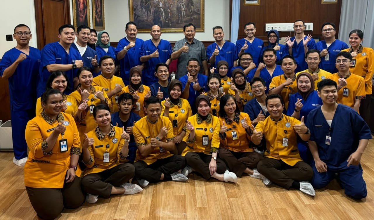Prabowo Ucapkan Terima Kasih dan Kebanggaan Ke Tim Medis Yang Berhasil Operasi Cedera Kaki Kirinya