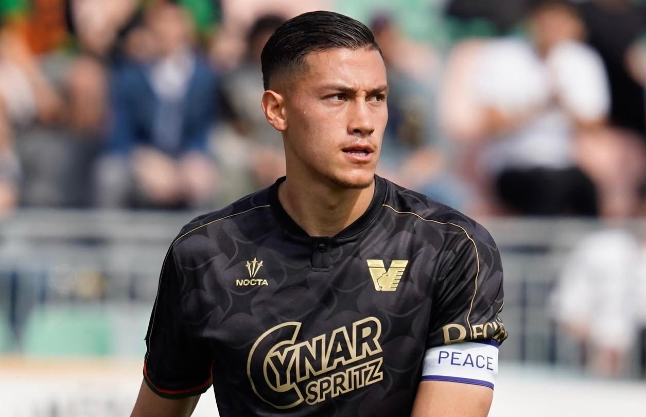 Jay Idzes Kian Dekat ke Aston Villa, Usai Diabaikan Udinese dan Torino: Jalan ke Liga Inggris Makin Terbuka?