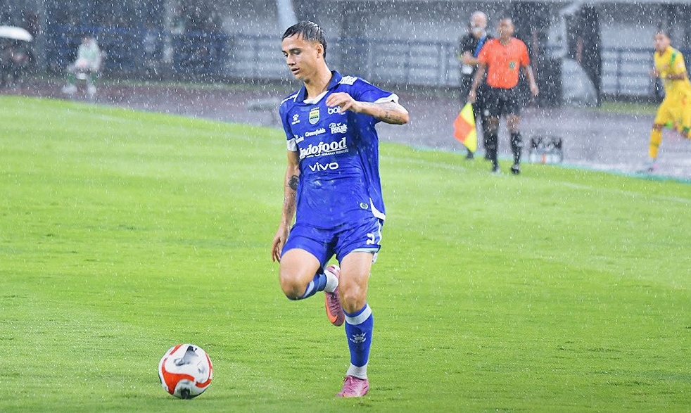 Tampil Perdana, Eliano Langsung Curi Perhatian di Lini Tengah Persib