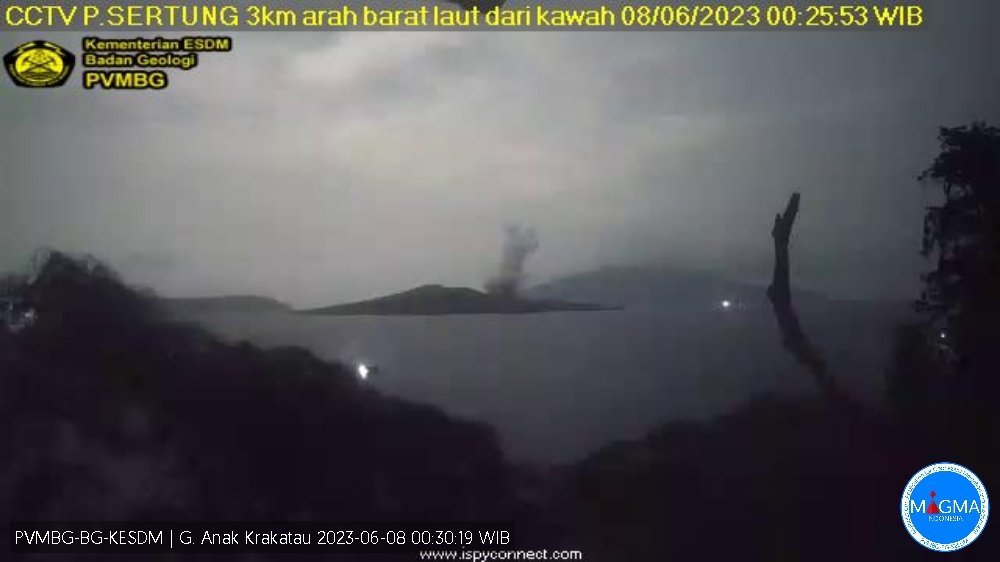Gunung Anak Krakatau Muntahkan Abu Vulkanik Lagi Setinggi 657 M, Nelayan Diminta Waspada