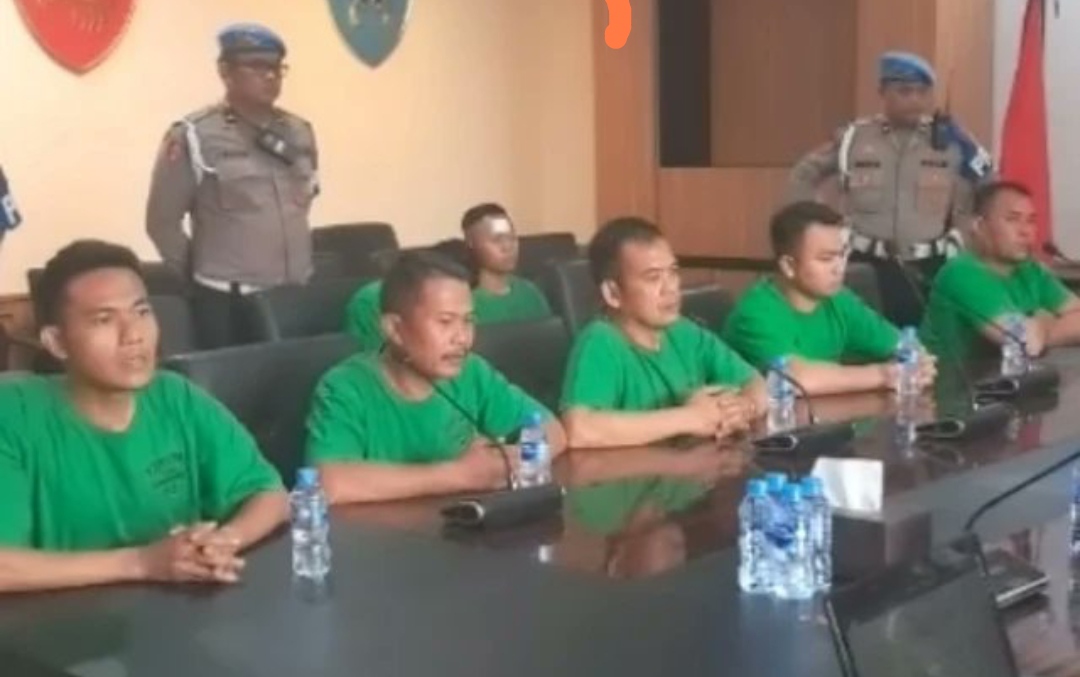 Ini Penampakan 7 Brimob yang Lindas Ojol Sedang Diperiksa Kode Etik