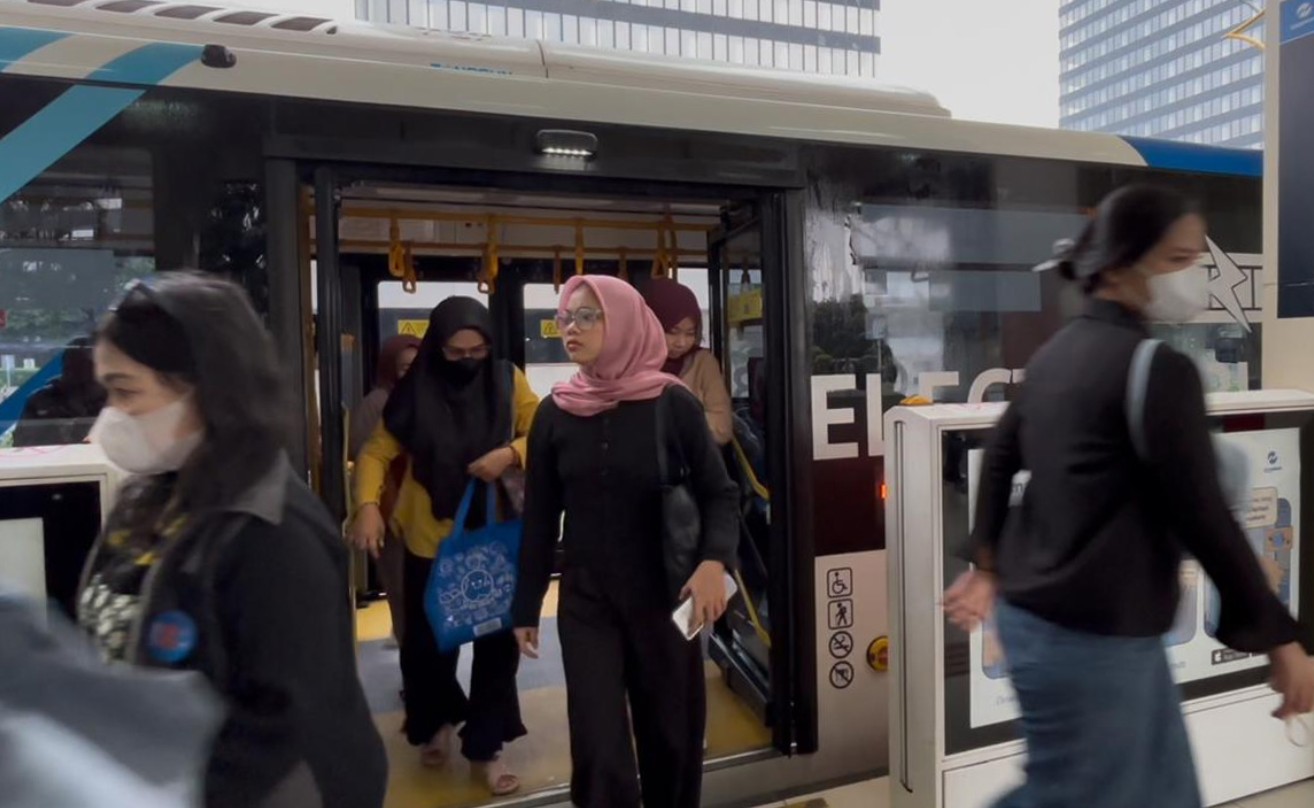 DPRD Jakarta Minta Pramono Jangan Buru-buru Naikkan Tarif Transjakarta Jadi Rp5.000