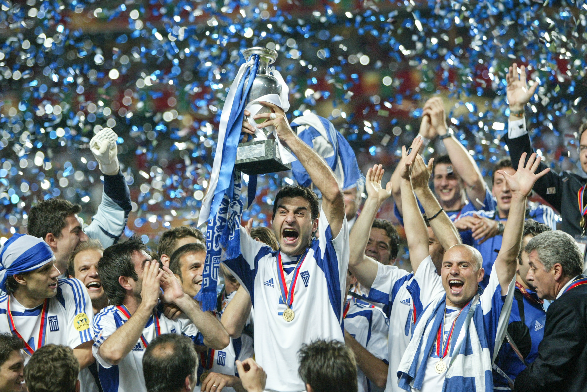 Mengenang 20 Tahun Kejayaan Yunani di Euro 2004: Sang Kuda Hitam Penakluk Eropa!