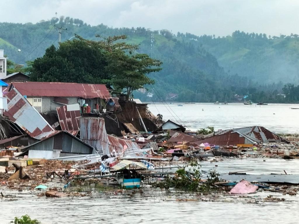 266 Jiwa Mengungsi Akibat Abrasi Pantai yang Melanda Minahasa Selatan