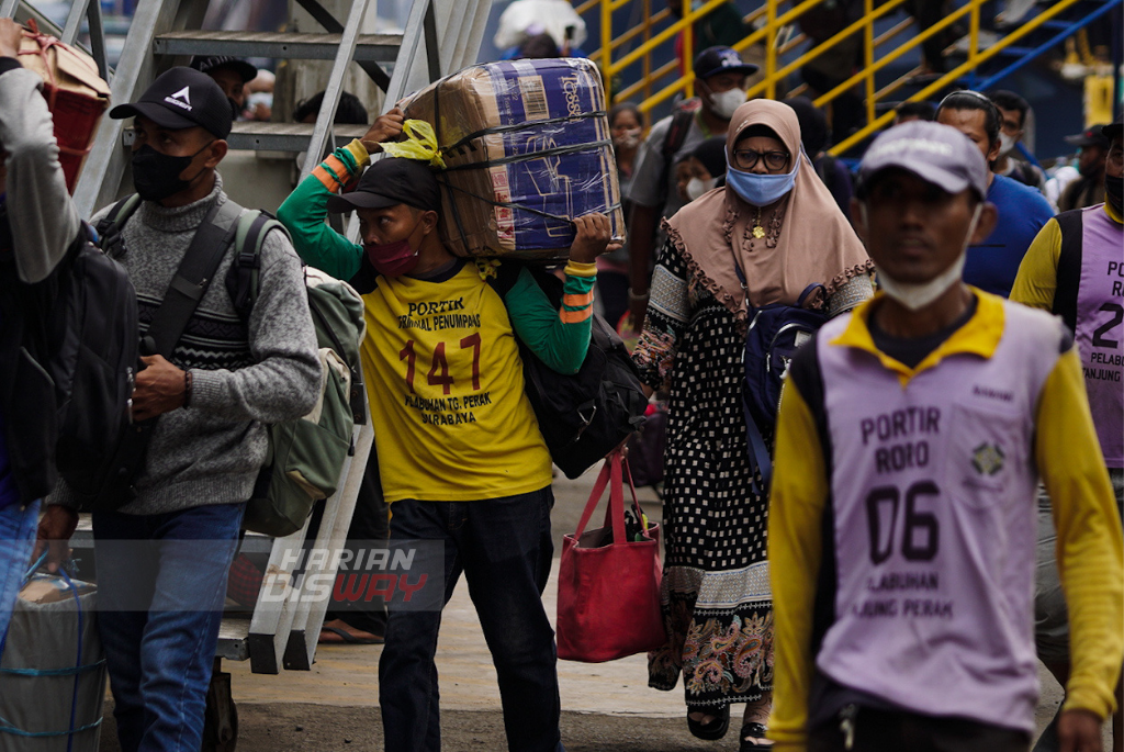 Jalur Laut Naik Hampir 50 Persen