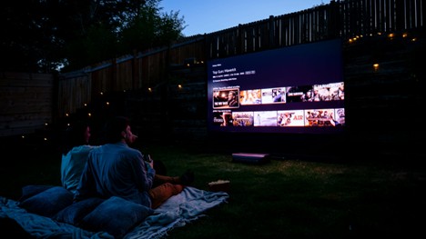 6 Trik Sederhana Membuat Bioskop Mini di Rumah Makin Seru