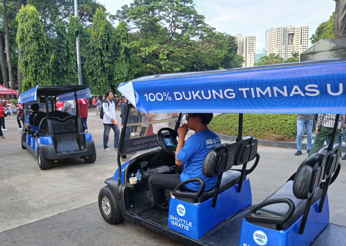 AQUA Sediakan Fasilitas Shuttle Cart Gratis Untuk Penonton Indonesia vs Australia di GBK