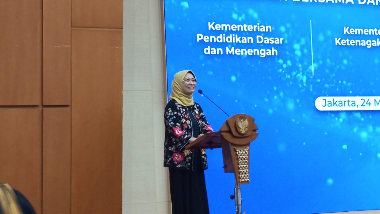 DPR Minta Penjelasan Soal Manfaat Bahasa Portugis ke Kurikulum Sekolah