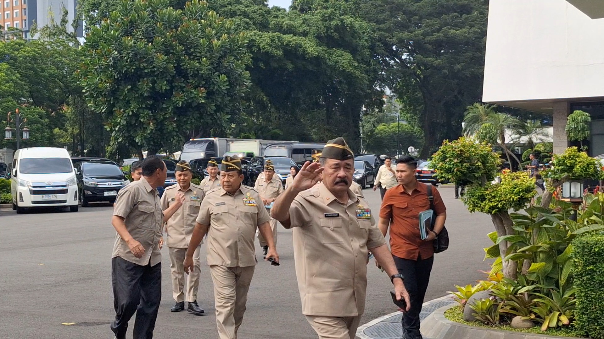 Purnawirawan TNI AD Kompak Datangi Istana, Agenda Tersembunyi Soal Gibran Rakabuming Raka?