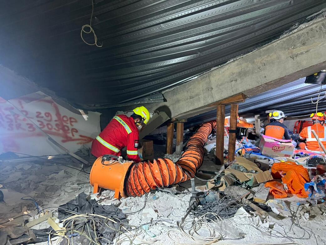 Musibah Ponpes Al Khozinym, Paiton Energy – POMI Kirim Tim Tanggap Darurat ke Sidoarjo