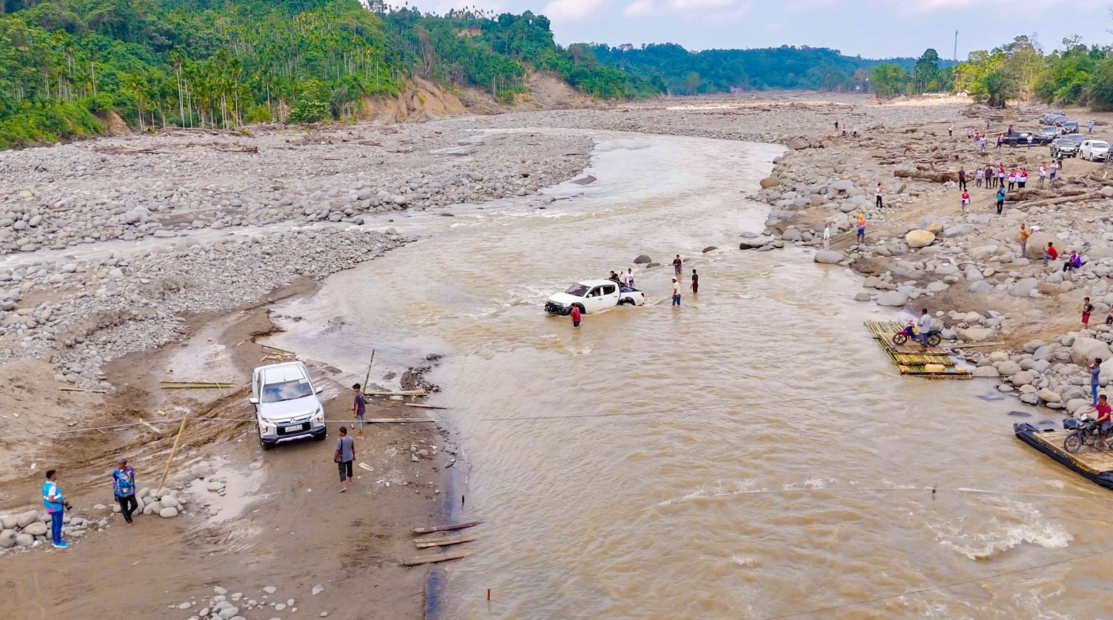 PLN Salurkan 1.000 Genset Kementerian ESDM, Bangkitkan Semangat Warga Aceh Pascabencana