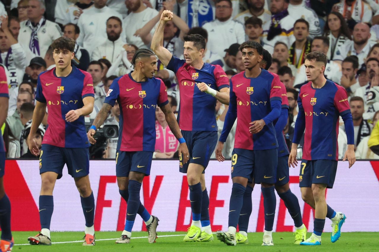 Real Madrid vs Barcelona 0-4: Los Galacticos Tertunduk di Bernabeu