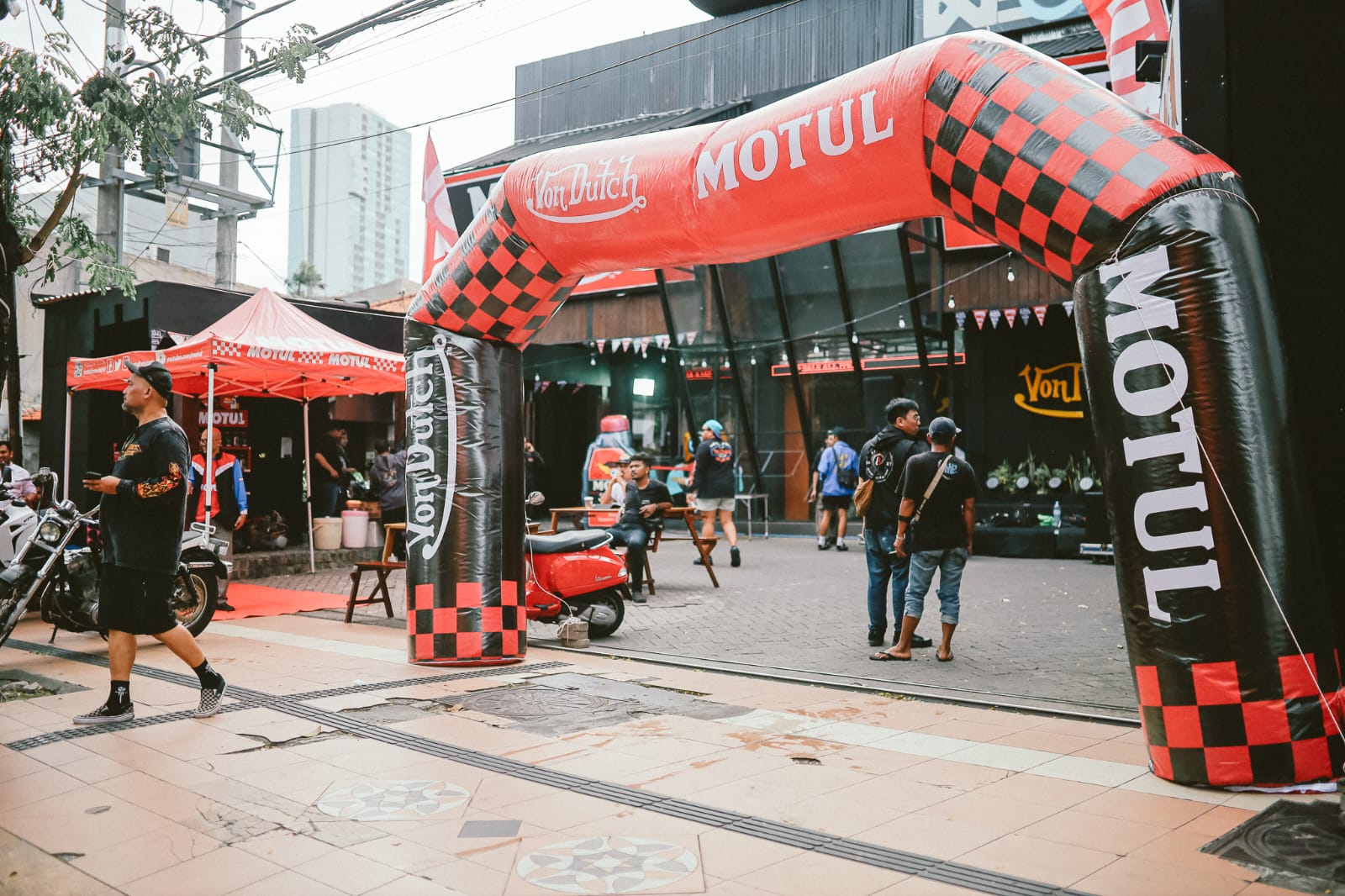 Ketika Oli Bertemu Denim, Jadi Kolaborasi Gahar Motul x Von Dutch