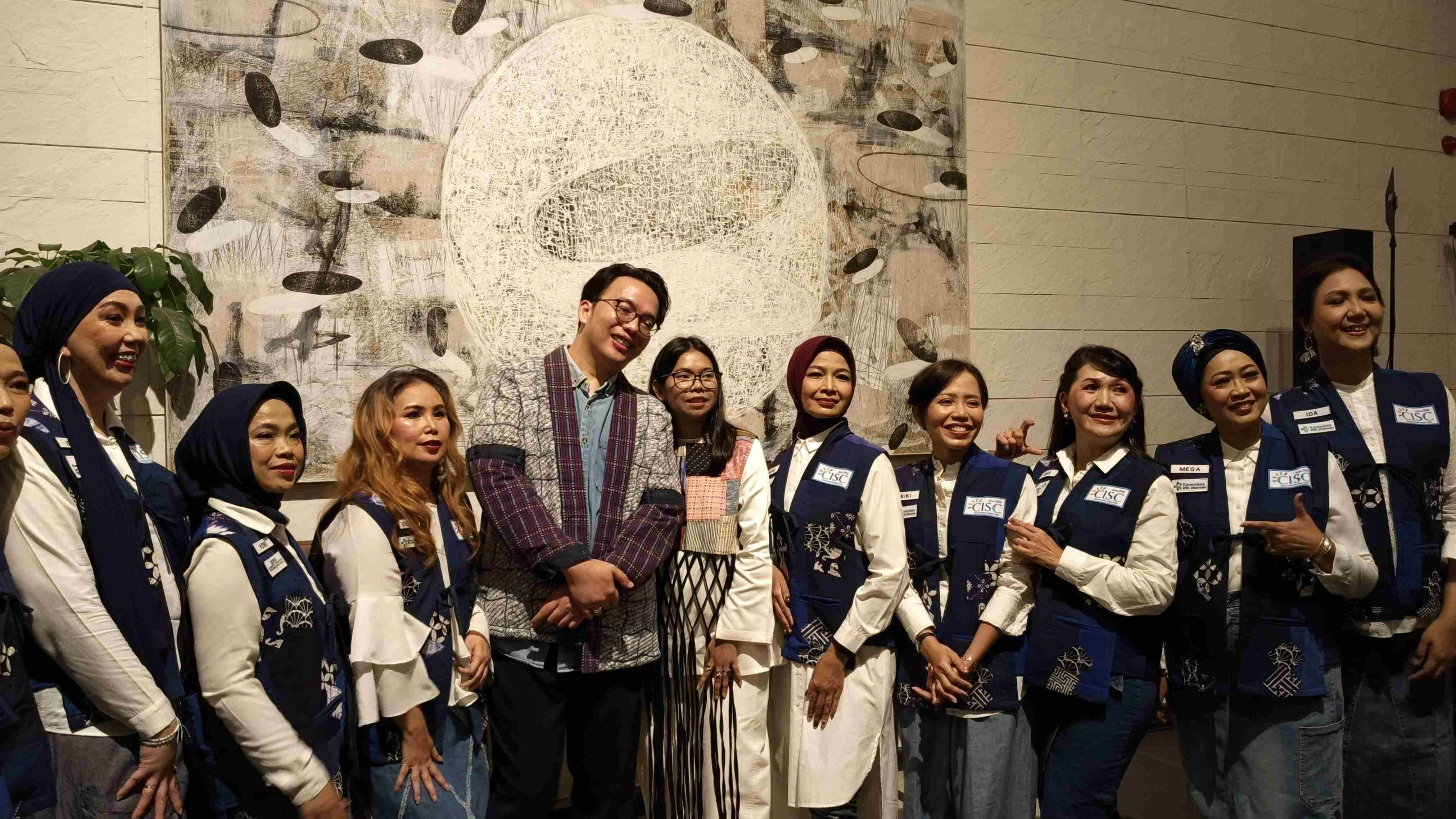 Adrie Basuki Bikin Vest Patient Navigator Penyintas Kanker, Bangun Semangat untuk Lekas Pulih