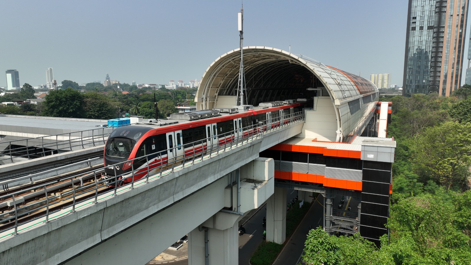 Makin Mudah! LRT Jabodebek Bakal Terhubung dengan KA Bandara