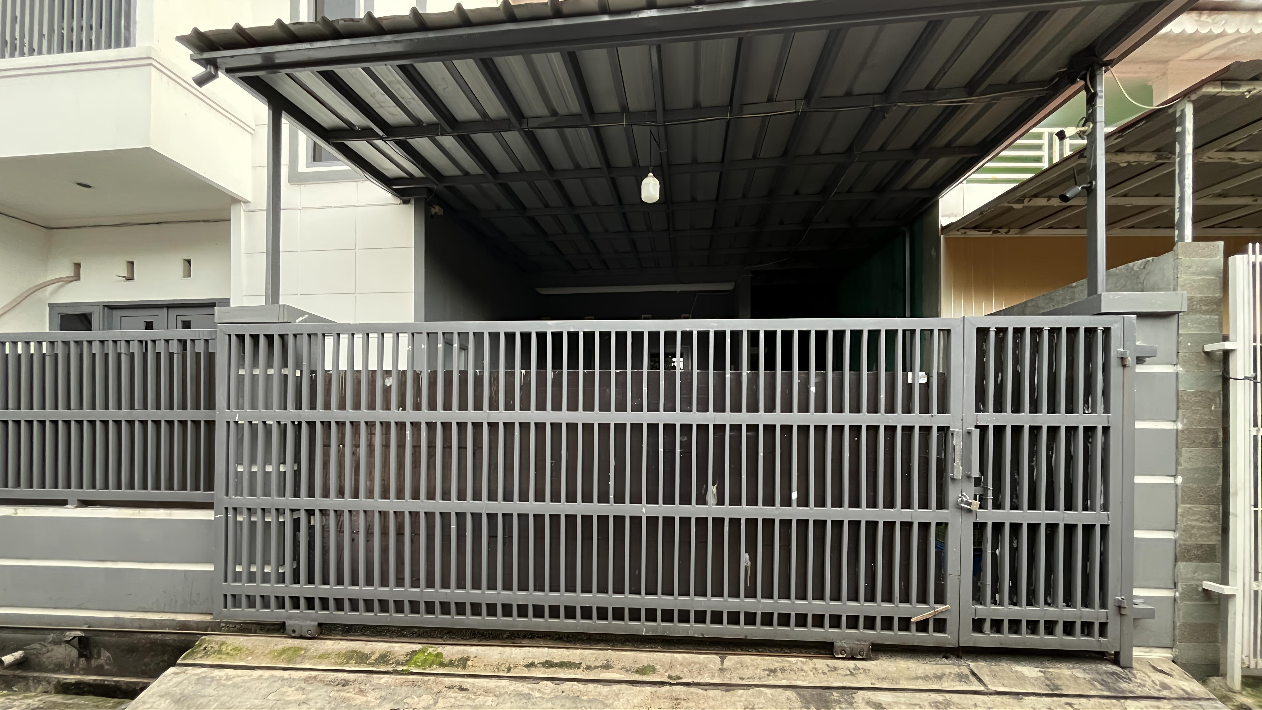 Sepi Sunyi, Rumah Ayu Puspita Kosong Usai Digeruduk Korban Penipuan WO Rp16 Miliar