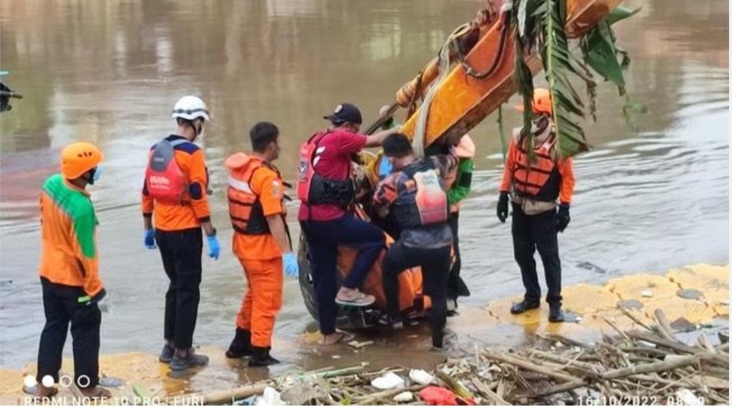 Mahasiswi IPB Hanyut dari Bogor, Ditemukan di Banjir Kanal Barat Tambora