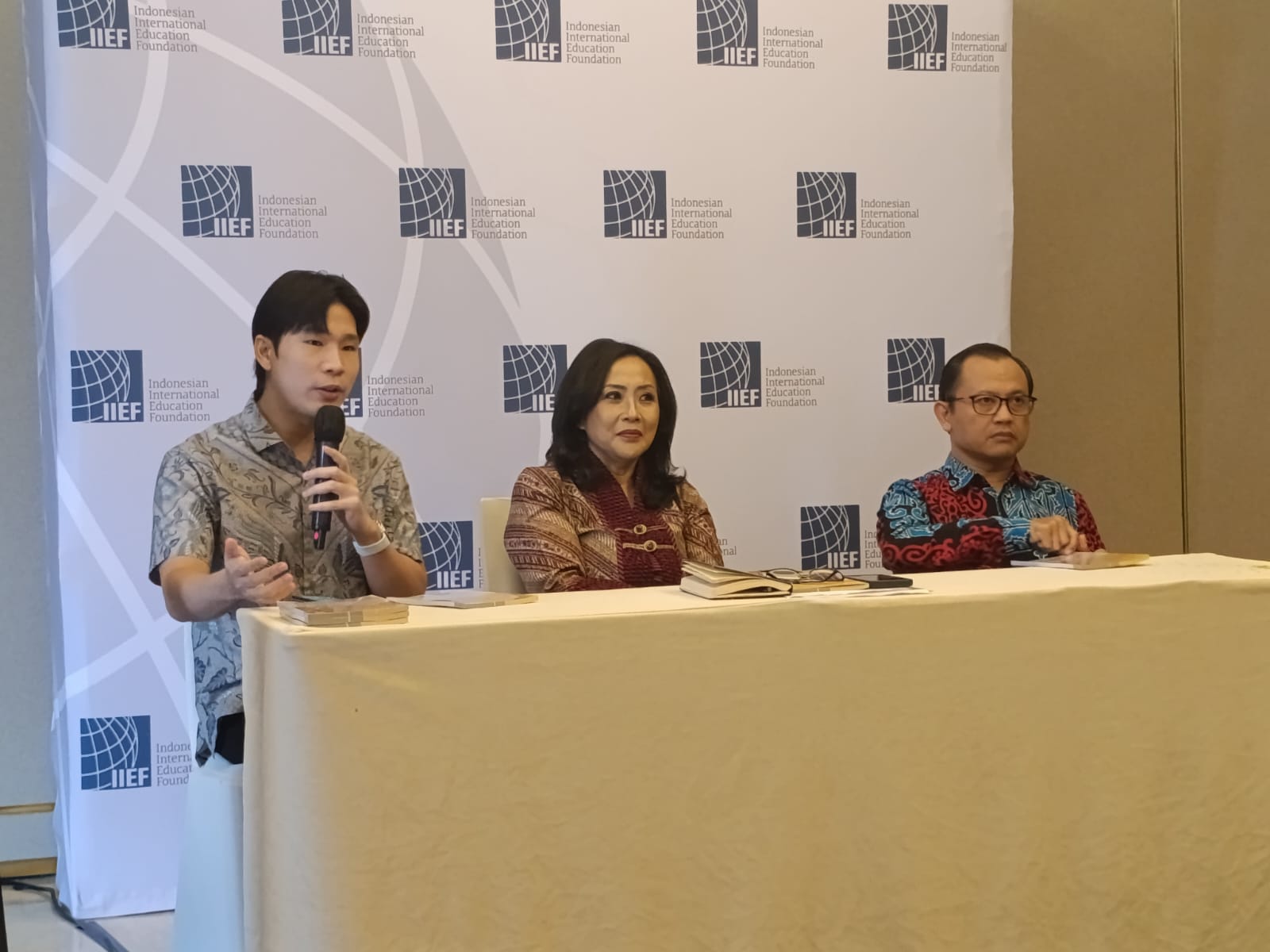 IIEF Luncurkan Buku 'Generasi Emas 2045' untuk Menjawab Tantangan SDM di Era AI