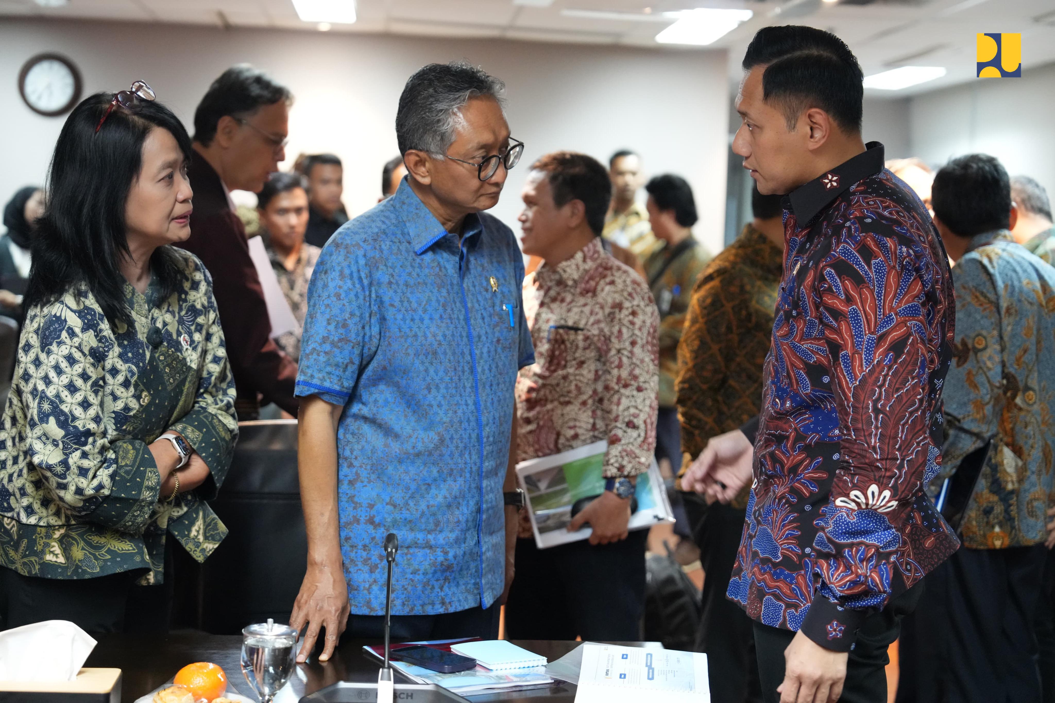 Menko AHY dan Menteri PU Bertemu Bahas Pembangunan Tanggul Laut Utara Jawa: Antisipasi Penurunan Muka Air Tanah