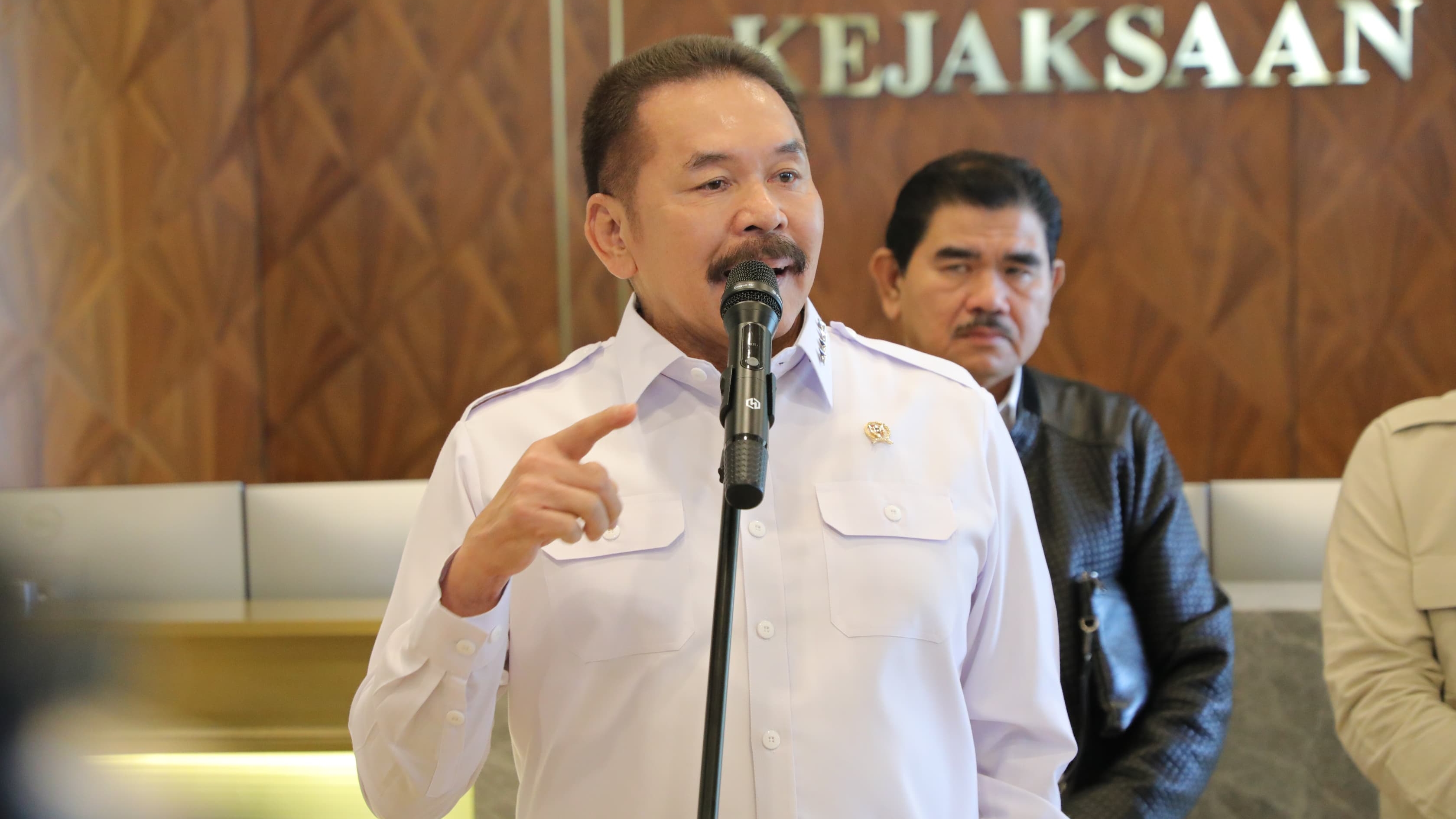 Kejagung Dalami Grup WA 'Orang-orang Senang' dalam Kasus Korupsi Pertamina