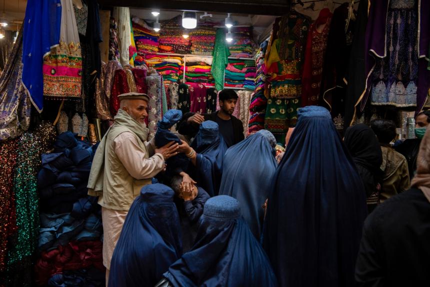Taliban Minta Perempuan Wajib Tutupi Wajah, Langgar Aturan Kerabat Siap-siap Dipenjarakan